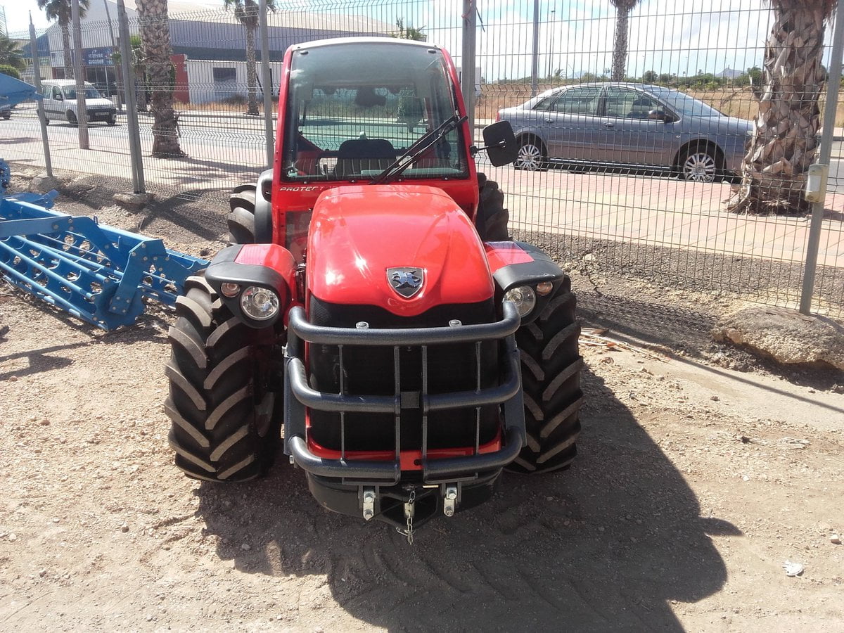 Tractor para cultivo en hileras de Antonio Carraro TGF 10900 R
