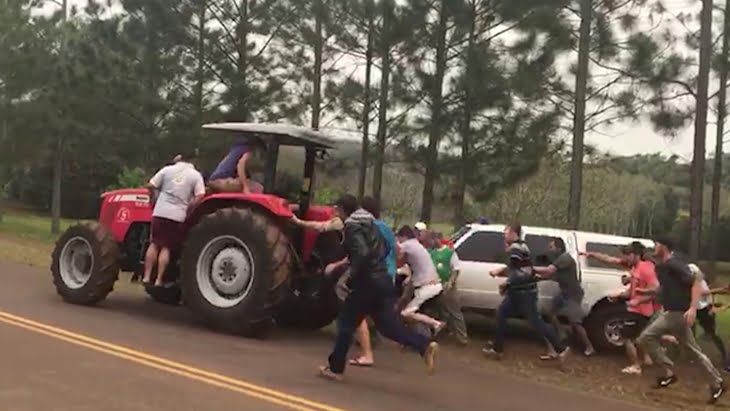 Tractores ilegales: Aurora advirtió sobre derramamiento de sangre